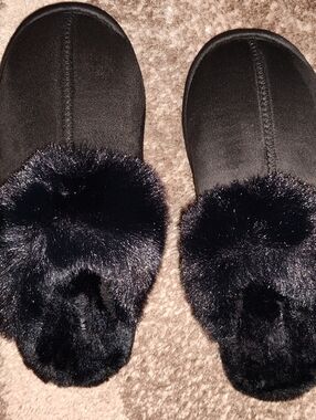 Nine West Black Faux Fur Slide Slippers